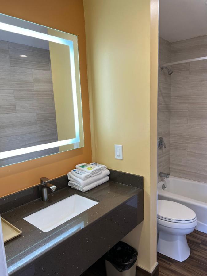 Walnut Inn & Suites West Covina Ngoại thất bức ảnh
