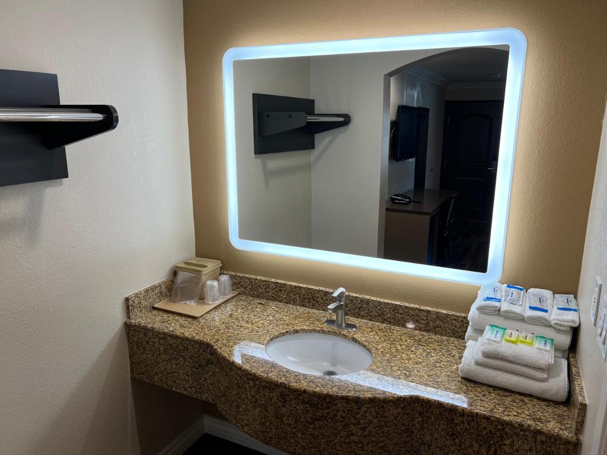 Walnut Inn & Suites West Covina Ngoại thất bức ảnh