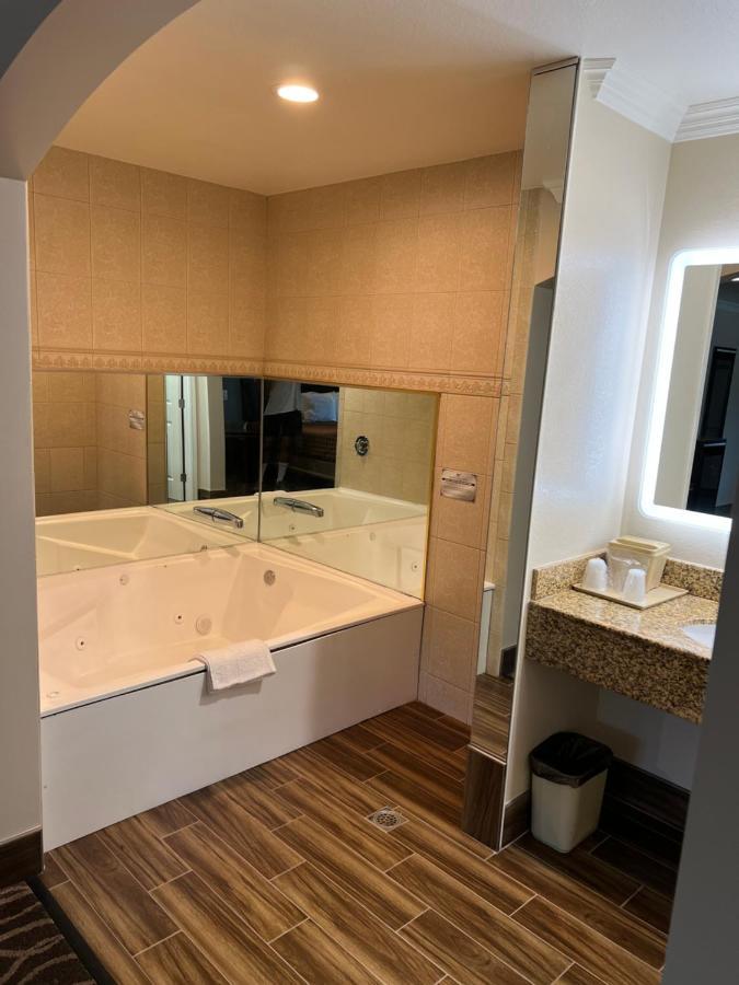 Walnut Inn & Suites West Covina Ngoại thất bức ảnh