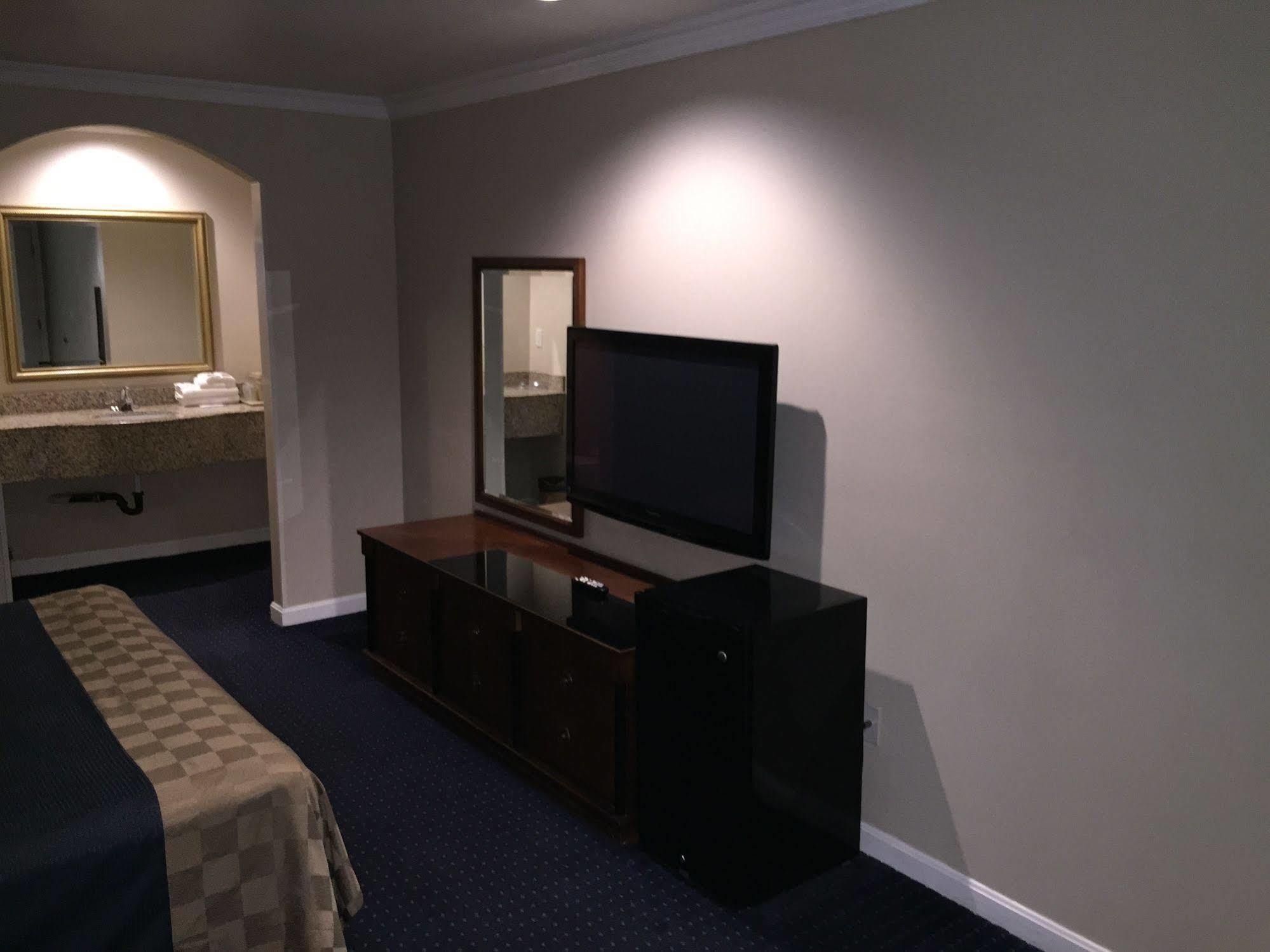 Walnut Inn & Suites West Covina Ngoại thất bức ảnh