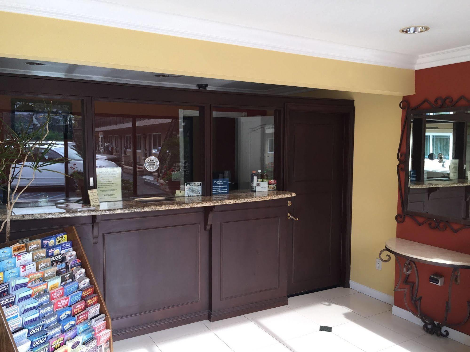 Walnut Inn & Suites West Covina Ngoại thất bức ảnh