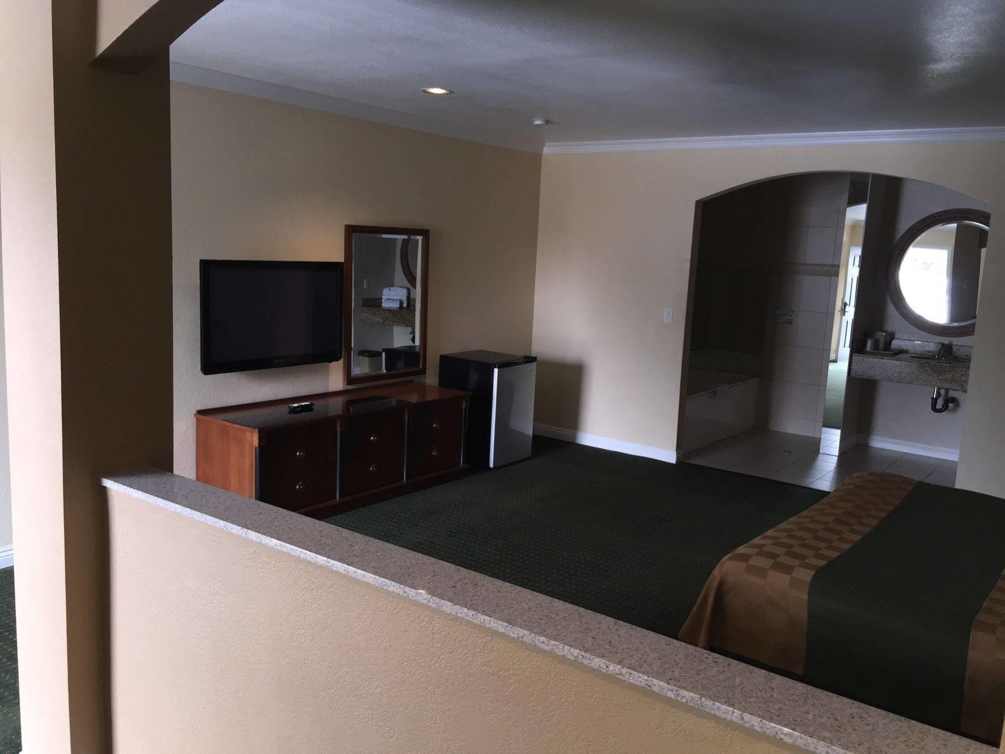 Walnut Inn & Suites West Covina Ngoại thất bức ảnh