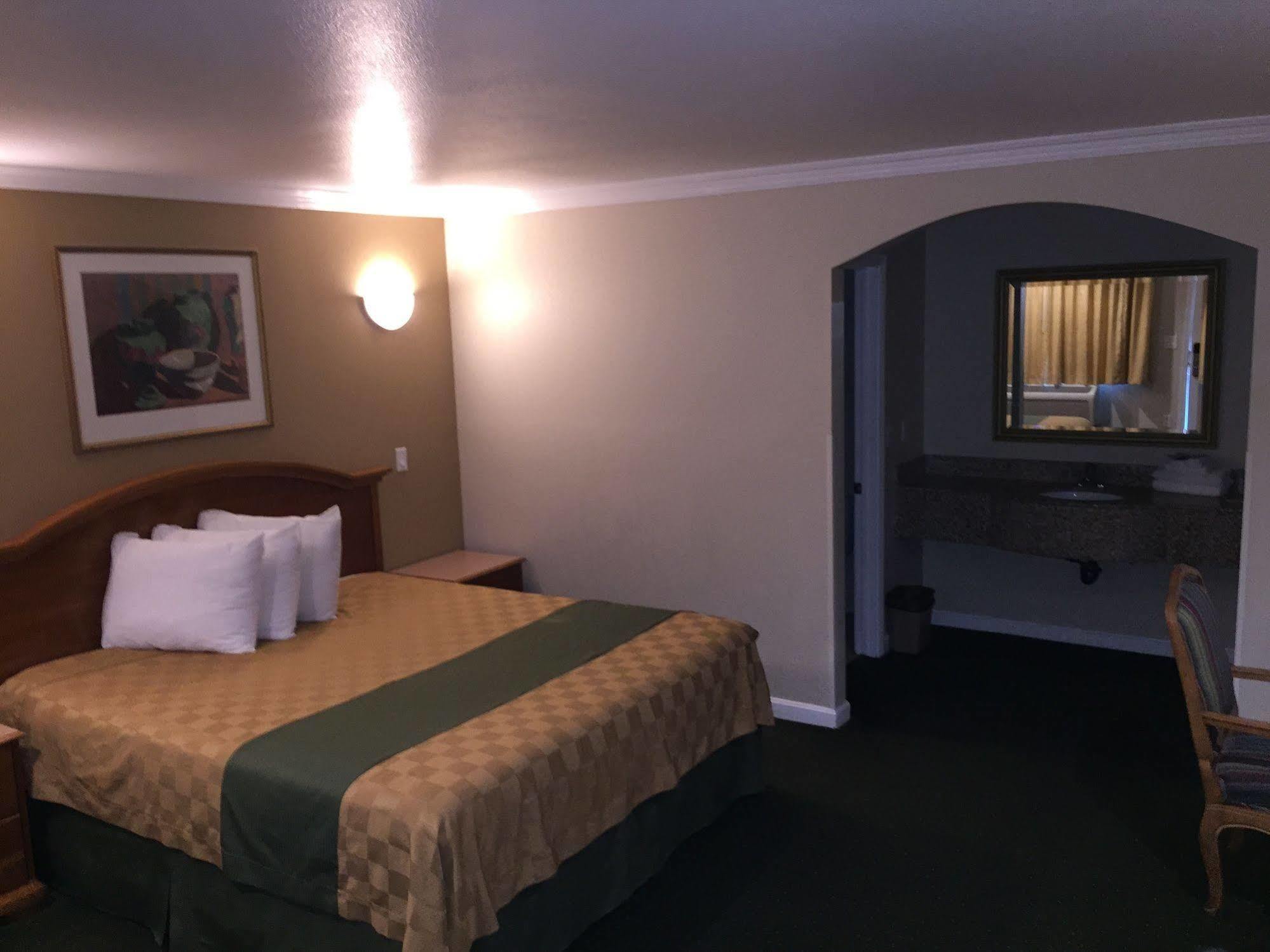 Walnut Inn & Suites West Covina Ngoại thất bức ảnh