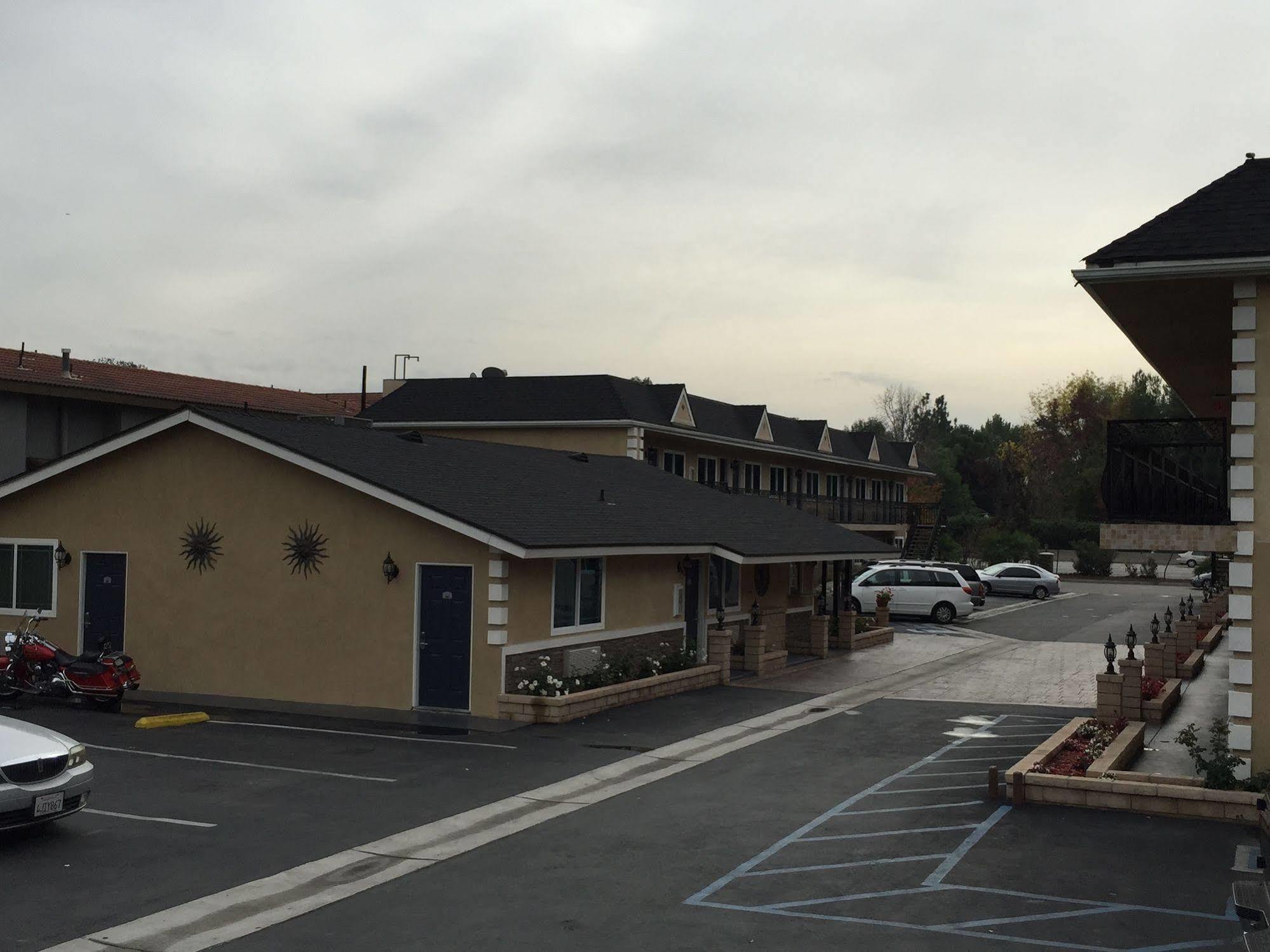 Walnut Inn & Suites West Covina Ngoại thất bức ảnh